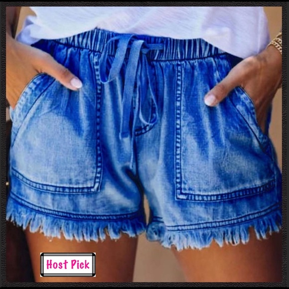 Pants - Boutique Casual Pocketed Frayed Denim Shorts
